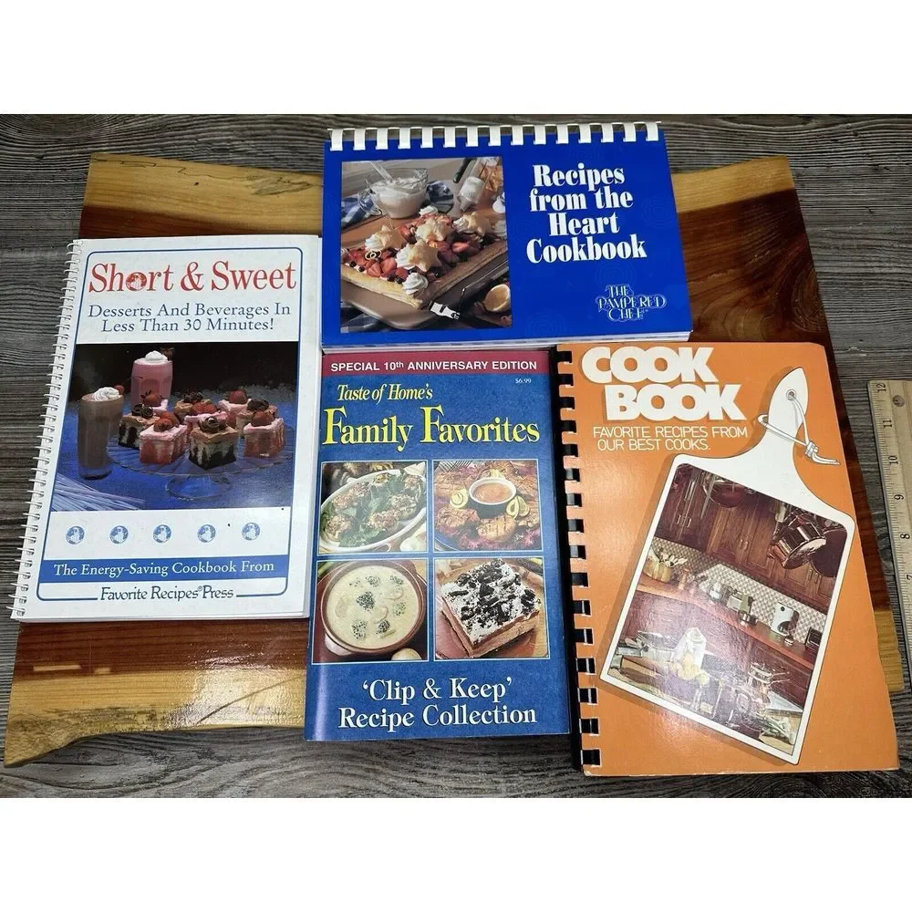 Lot Of Four Favorite Recipes Our Best Cooks Moose Bloomington IL Pampered Chef +